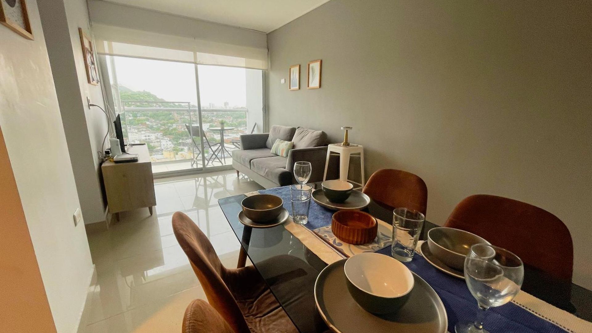 Apartamento Mirador Del Cielo Piso 19 *