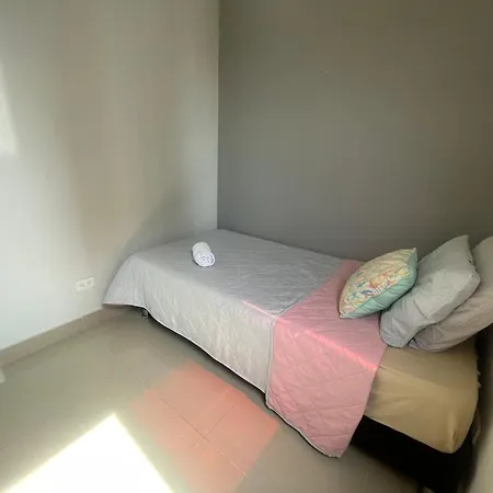 Apartamento Mirador Del Cielo Piso 19 *